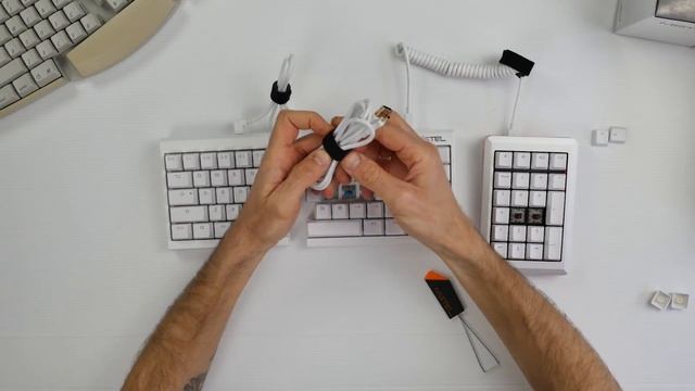 SPLIT KEYBOARD! Mistel Barocco MD600 + Freeboard MD200 // FUN WITH CAPS EP10 смотреть онлайн