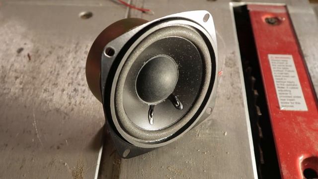 Modernizing an Antique Radio - Alexa + Raspberry Pi Entertainment System смотреть онлайн