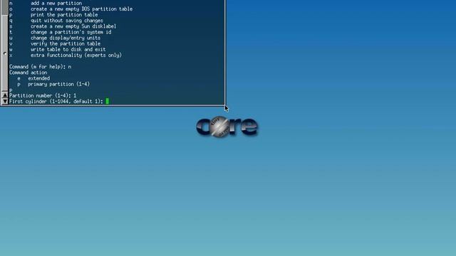 Formateado del disco duro en una maquina virtual arrancada con la imagen de TinyCore Linux смотреть онлайн