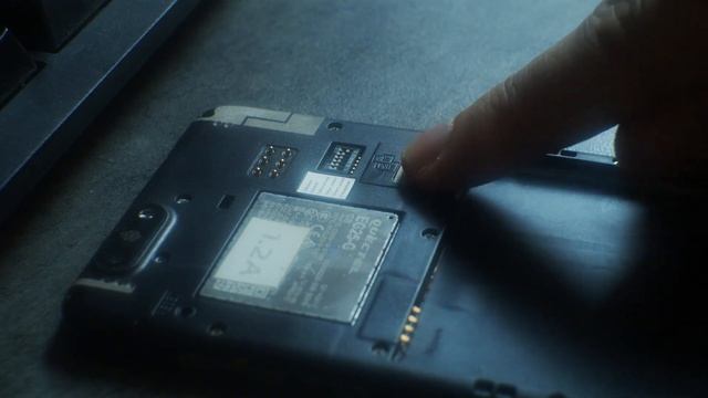 How to insert SIM and SD into a PinePhone: The directors cut смотреть онлайн