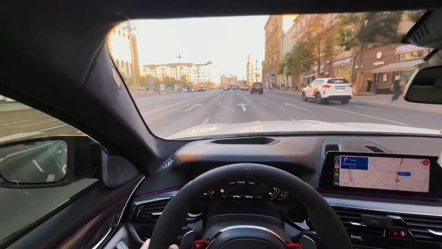 BMW M5 F90 ОТ ПЕРВОГО ЛИЦА По Москве под Miyagi смотреть онлайн