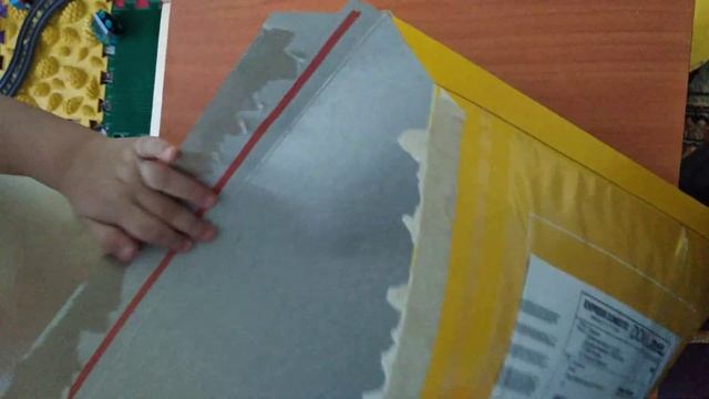 Распаковка посылки от DHL смотреть онлайн