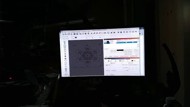 Lightburn laser software in BunsenLabs Linux смотреть онлайн