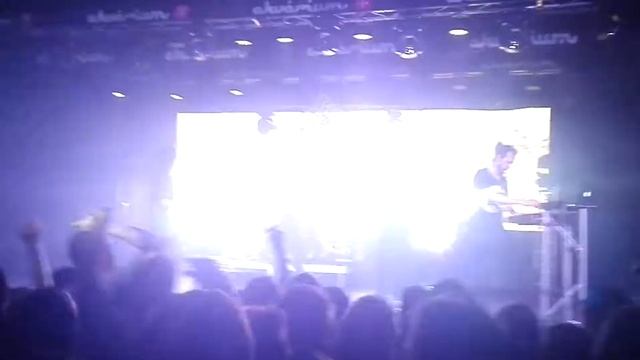 Cloud 9+ feat MC Fedora - Love can't destroy @akvariumklub 2017.03.04. смотреть онлайн