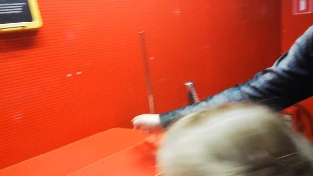 Нашли потайную дверь Продолжаем прогулку в парке ЧУДЕС ГАЛИЛЕО #4 в Новосибирске смотреть онлайн