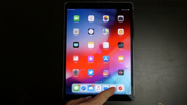 iOS 12 Leaks Possible iPad X Design! смотреть онлайн