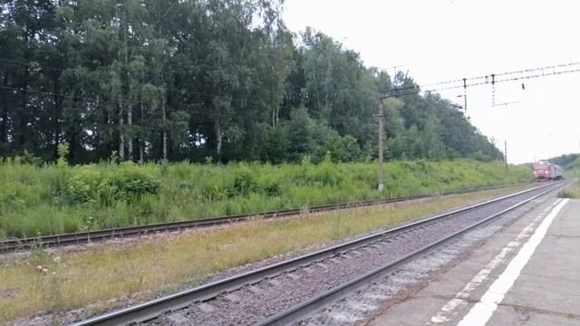 Электровоз ЭП1М-439 с поездом 195С Керчь - Москва смотреть онлайн