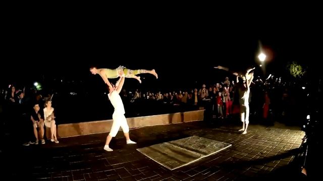 Креативный цирк Free-Balance и запуск небесных фонариков в парке Афганцев by Banu Ivan aka Vezdehod смотреть онлайн