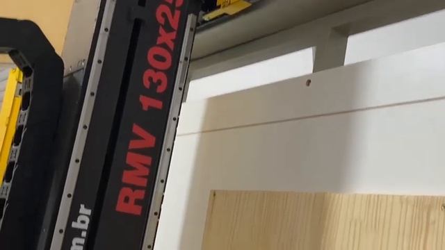 Exemplo de arquivo sendo usinado em router com Linux cnc EMC2 #routercnc #woodcarving #craftideas смотреть онлайн