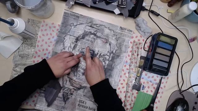 Collaging with a newspaper смотреть онлайн