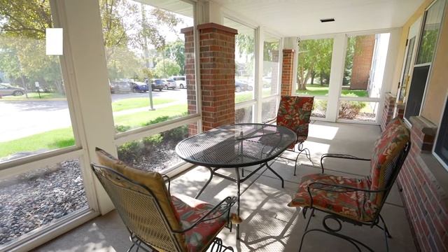 Cortland Square, Apple Valley, Minnesota смотреть онлайн