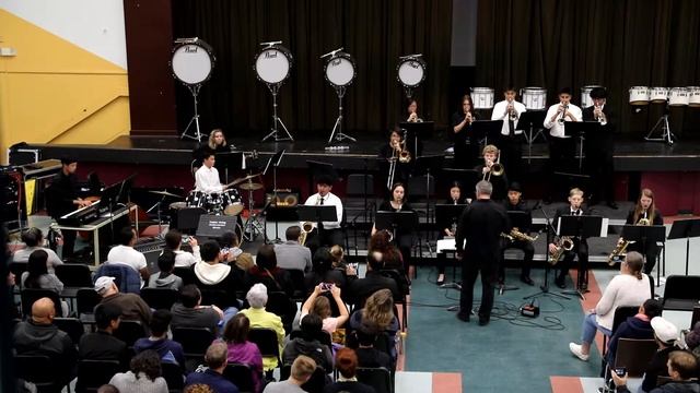 CVHS Jazz Band Performing Africa смотреть онлайн