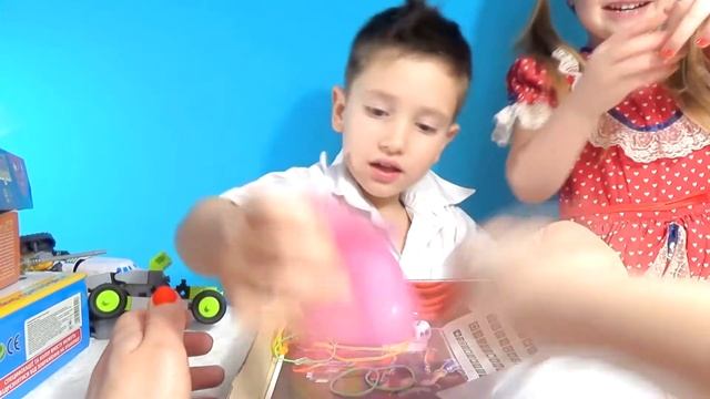 Что Мне Подарили на День Рождения? Распаковка и обзор подарков / Toys Unboxing and assembling смотреть онлайн