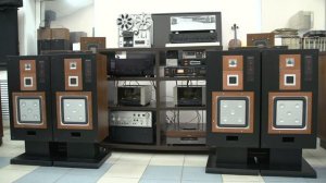 SONY APM-77W:￥160,000(1台、1981年発売) 4 штуки. 28Hz～30000Hz, 90dB/W/m.