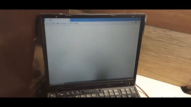SLAX Linux no IBM T30 смотреть онлайн