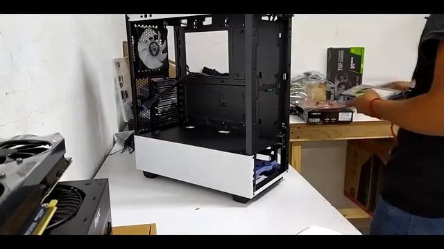 Ensamble en Gabinete PANDA de MUNFROST смотреть онлайн