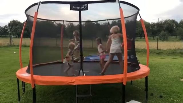 Trampolina ogrodowa Maxy Comfort PLUS 14FT 435cm смотреть онлайн