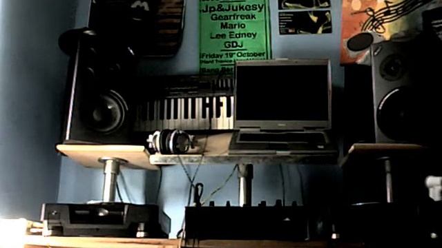 Gearfreak Wii Mote Effects Unit Filter Test HAPPY HARDCORE смотреть онлайн