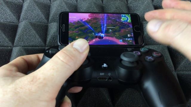 Connect PS4 Controller to iPhone & Play Fortnite Battle Royale смотреть онлайн