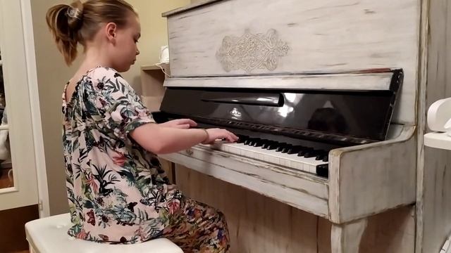 Йосиф Гайдн. Соната 22 ля мажор. Исполняет Маша Орлова (4 класс) смотреть онлайн