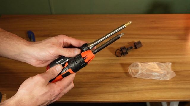 Black and Decker Ratcheting 10 Bit Screwdriver. Surprisingly Decent at $12! смотреть онлайн