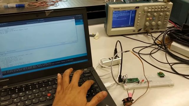 Servo motor control from Linux using Arduino смотреть онлайн