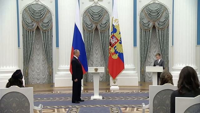 Церемония вручения паспортов юным гражданам России смотреть онлайн
