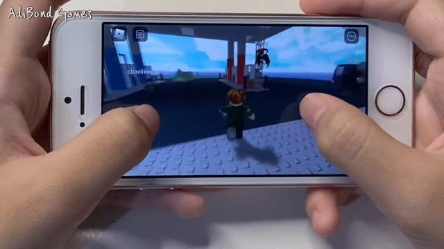 Playing Roblox iphone SE gen1 2016 смотреть онлайн
