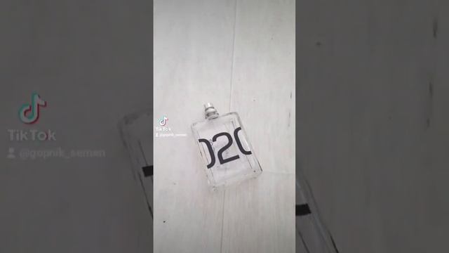 разбил Escentric 02 Escentric Molecules смотреть онлайн