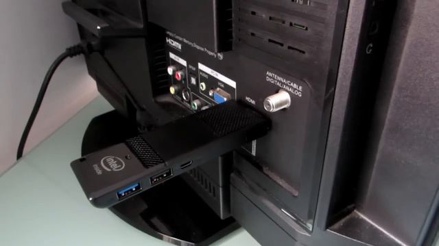 LPX Show 02 teaser: Is that a desktop PC in your pocket? смотреть онлайн