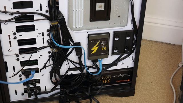 Installing A 1TB Hard Drive In My Home Server смотреть онлайн