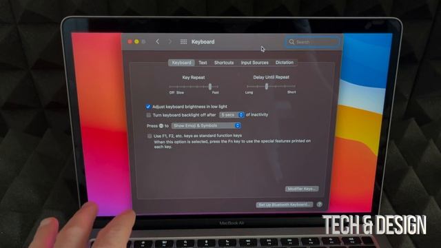 How to turn your Mac Keyboard’s backlight On or Off смотреть онлайн