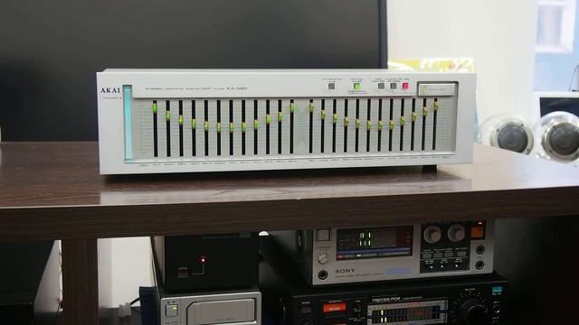 AKAI EA-G90 ￥49,800(1981年頃) эквалайзер. смотреть онлайн