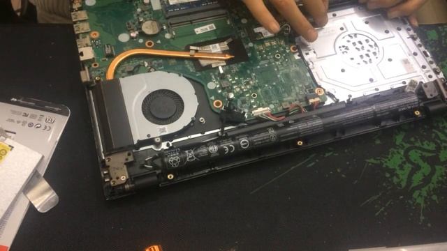 Hướng dẫn tháo lắp thay thế bàn phím , ổ cứng laptop Acer V5 431 смотреть онлайн