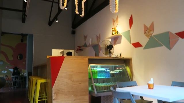 Johannesburg in 60 seconds: Travel Guide to the Braamfontein neighbourhood // Your Little Black Boo смотреть онлайн