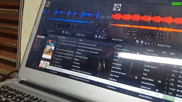 Testing Mixxx 1.12 beta with Serato TCV смотреть онлайн