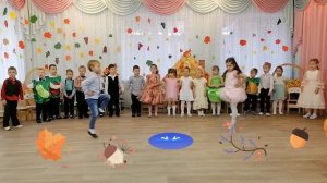 Детская песенка "Осень в золотой косынке"