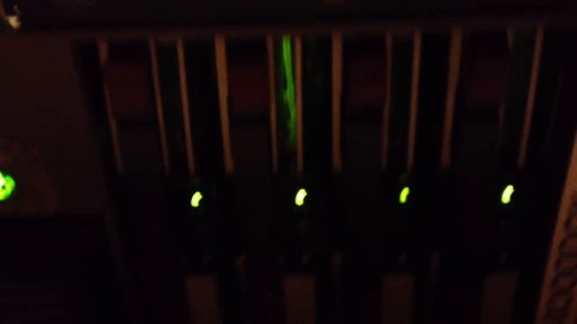 HP Proliant DL580 G3, 4 Xoen 3.0ghz Quad Core, Running Linux Server смотреть онлайн