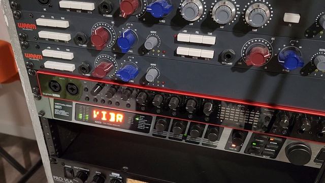 Behringer Virtualizer 3D FX2000 Multi-Engine FX - Video 2/2 смотреть онлайн
