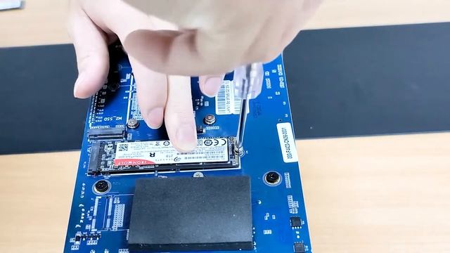 TerraMaster F4-423—— RAM M 2 SSD Installation Guide смотреть онлайн