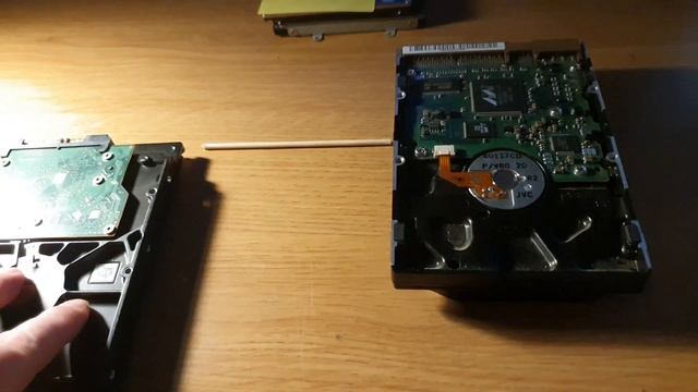 Explaining Raid 0 , 1 and 10 (1 + 0) before setting up there sever смотреть онлайн