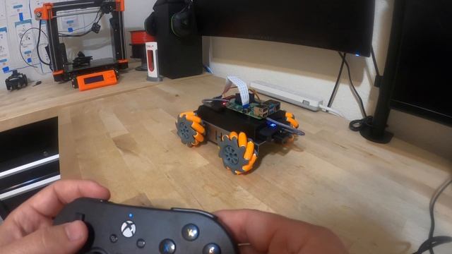 Raspberry PI, Mecanum wheels and a 8BitDo SN30 controller - Larry the lab bot V4 смотреть онлайн