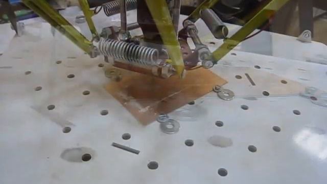 PCB milling on Lego Delta robot смотреть онлайн