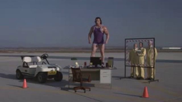IBM Lotus Clear Your Desktop France - Bodybuilder смотреть онлайн