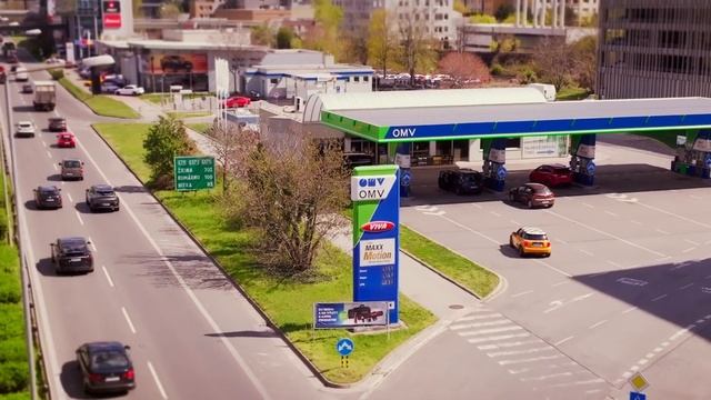 DHL Kiosk - Expresné odosielanie balíkov na čerpacích staniciach смотреть онлайн