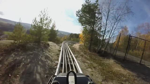 Поездка на песчаную гору Монте Каолино. Спуск на родельбане, тяжкий подъём пешком и мини гольф. смотреть онлайн