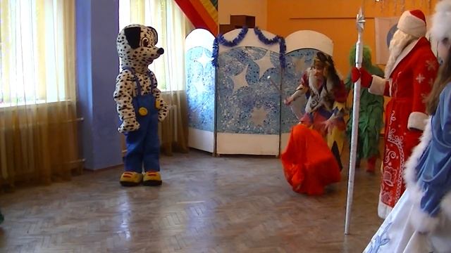 Подарки детям от проекта «Волонтер» ОД «Мир Луганщине»