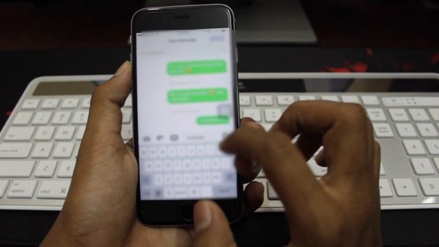 iPhone LOCKSCREEN BYPASS : Accessing Photos and Messages Without PASSCODE!!! | iPhone | BUG смотреть онлайн
