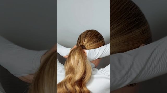 Лайфхак для девушек: как спрятать резинку в хвостике #лайфхакидлядевушек #лайфхак #прически смотреть онлайн