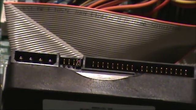 How to Install an IDE Hard Drive in an Older Computer смотреть онлайн